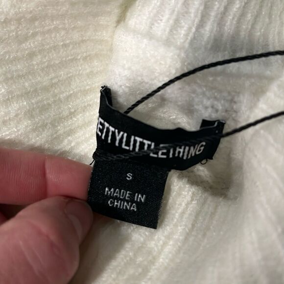 Pretty Little Thing NWT WHITE KNIT MAXI DRESS - small - Picture 10 of 10